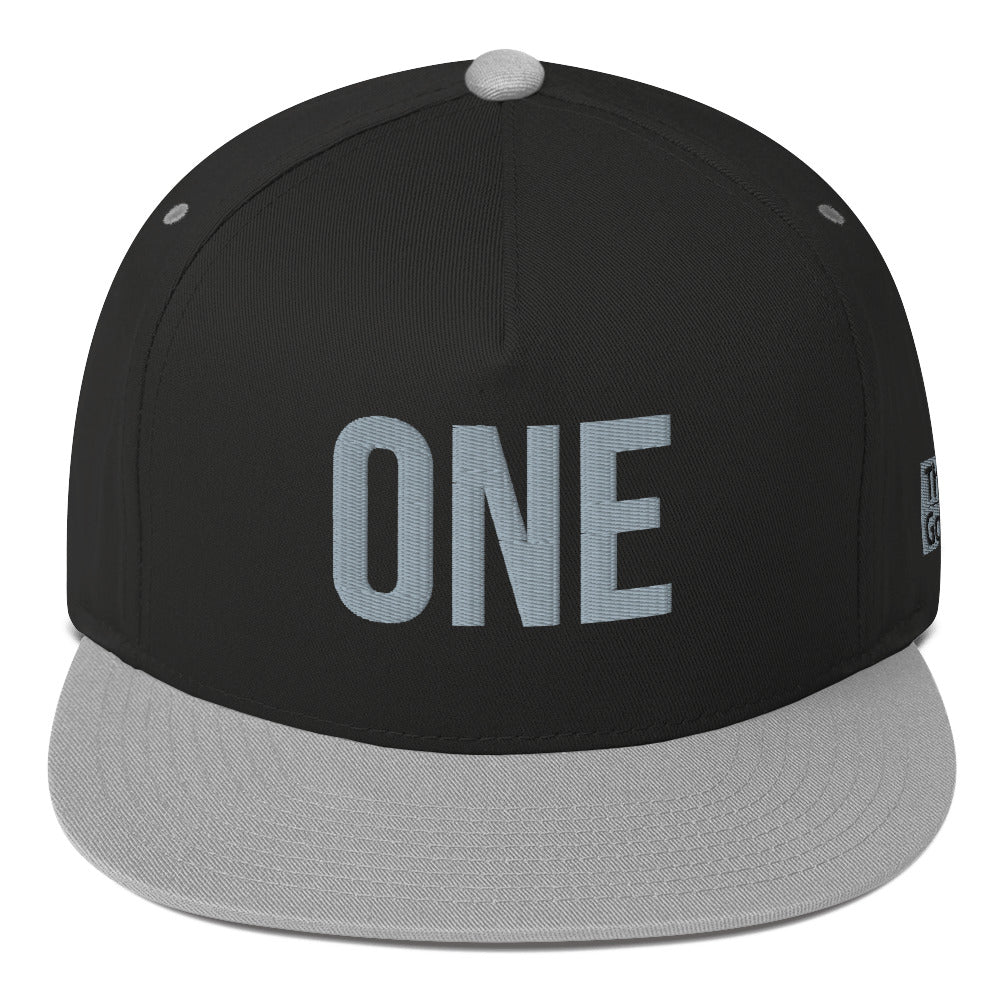 	Gorra visera plana negra bordada ONE premium – Zhomax Streetwear