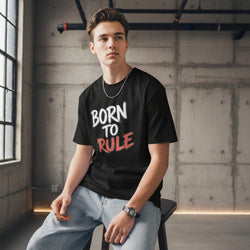 Camiseta gráfica Born to Rule unisex de algodón orgánico | ZHOMAX