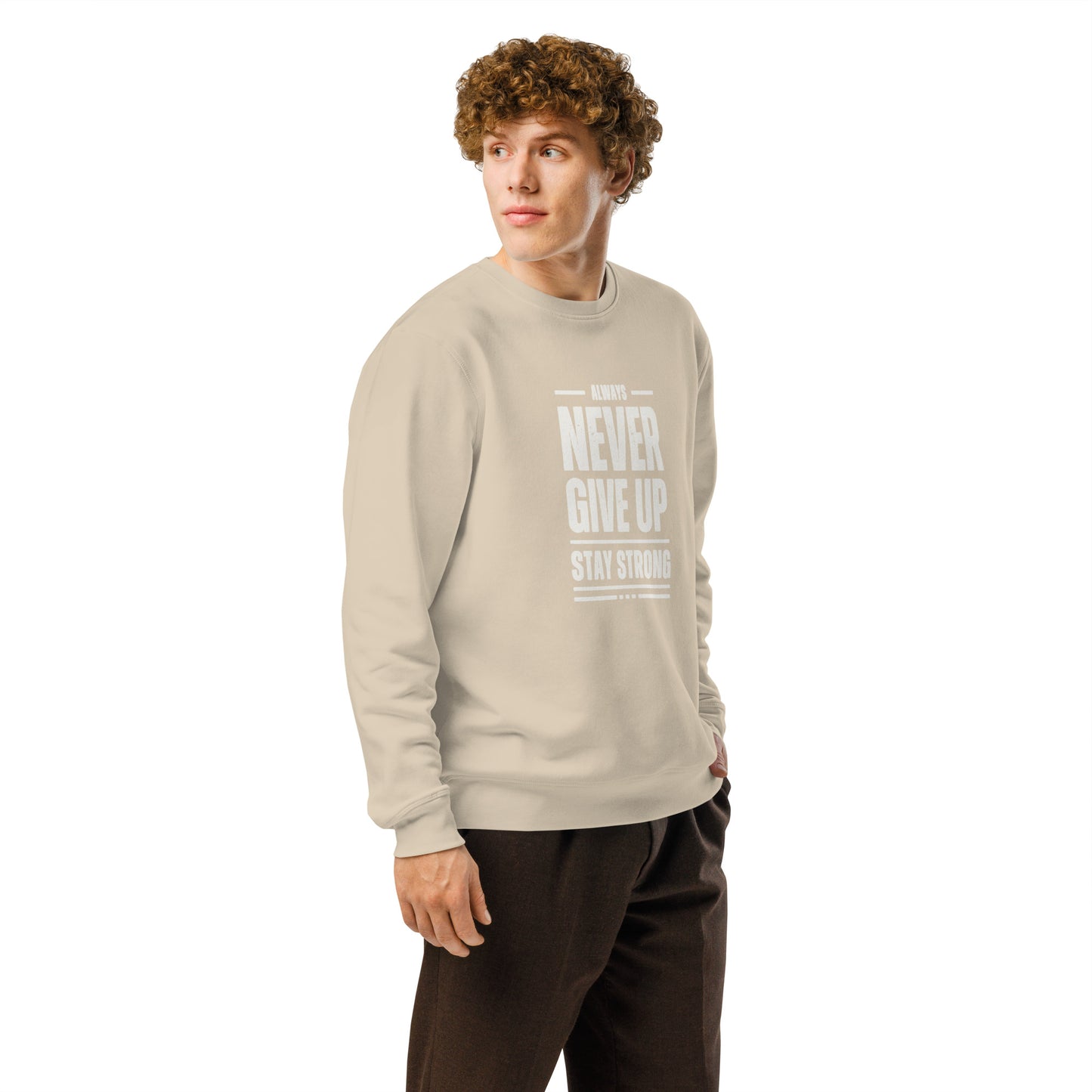 Sudadera orgánica Never Give Up ZHOMAX en Desert Dust, vista frontal lateral